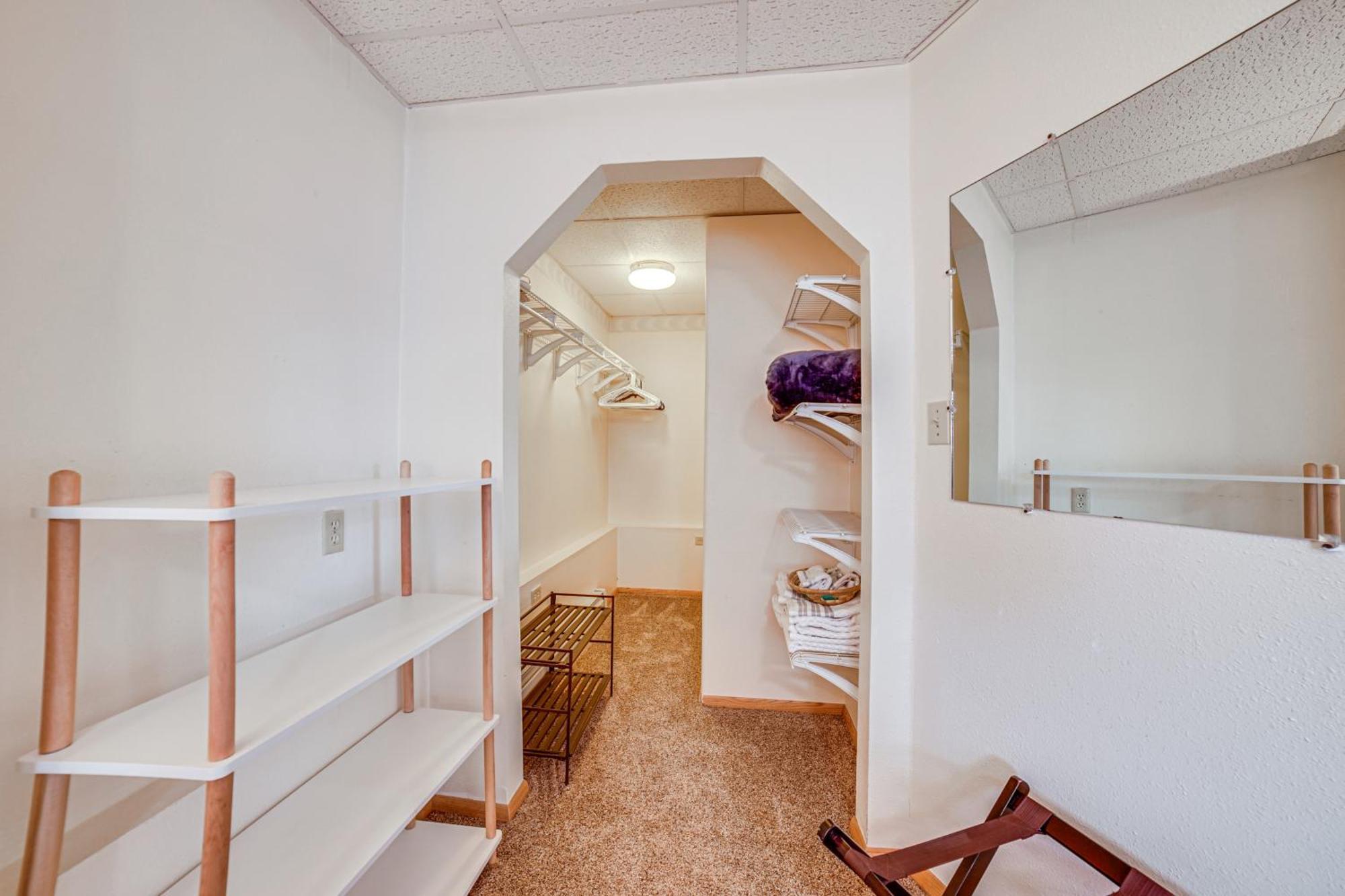 Apartment Cozy Less Than 4 Miles To Downtown Anchorage! *