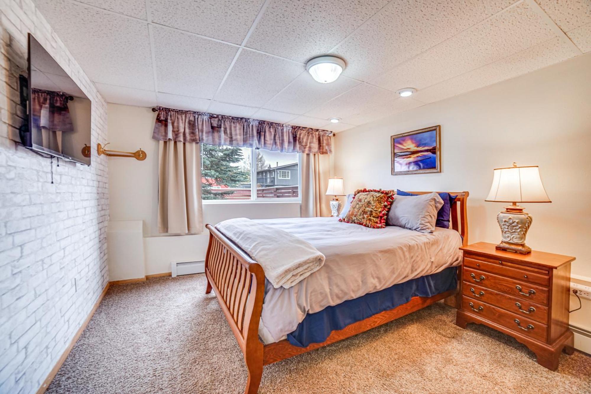 Cozy Less Than 4 Miles To Downtown Anchorage! Anchorage