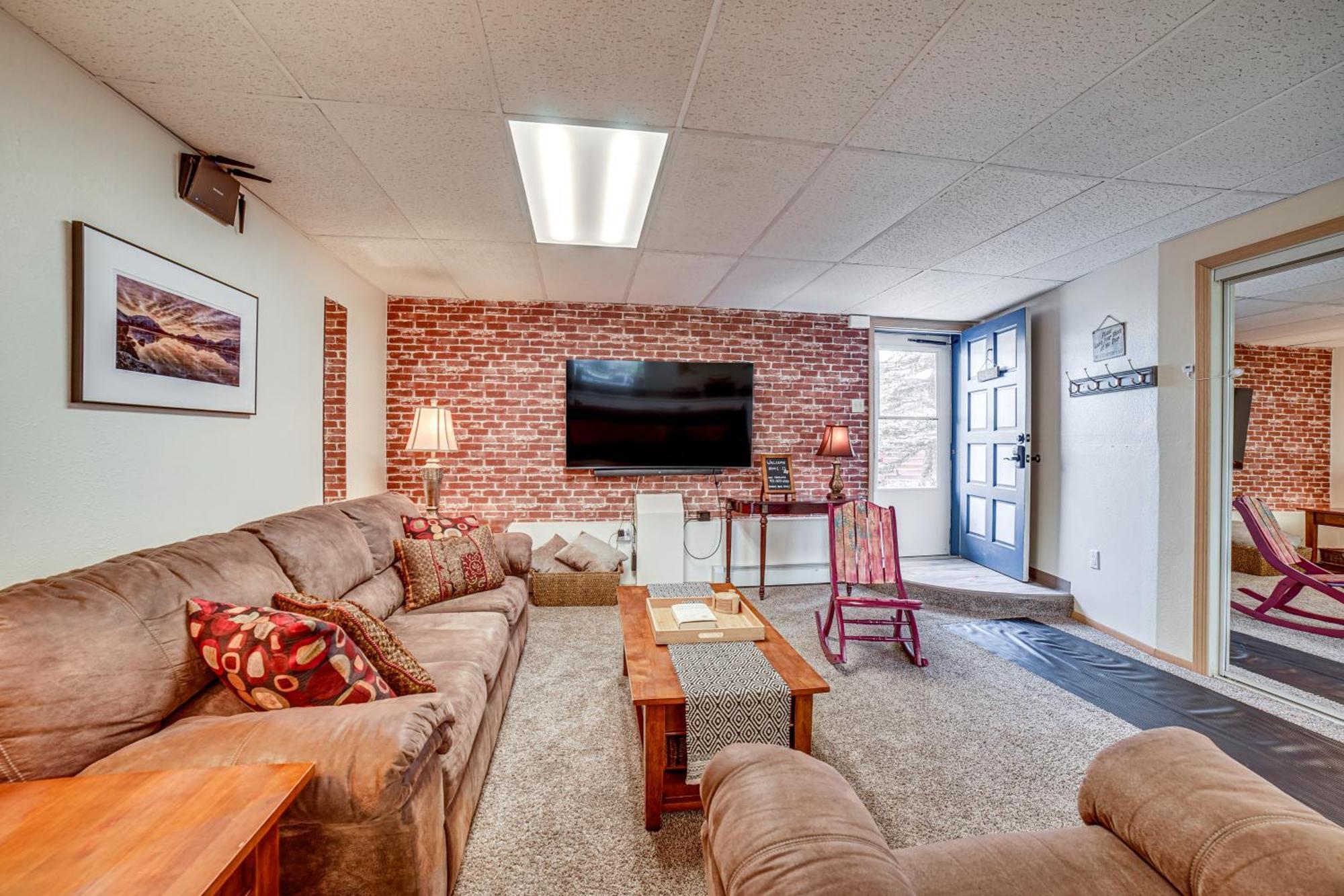 Apartment Cozy Less Than 4 Miles To Downtown Anchorage!