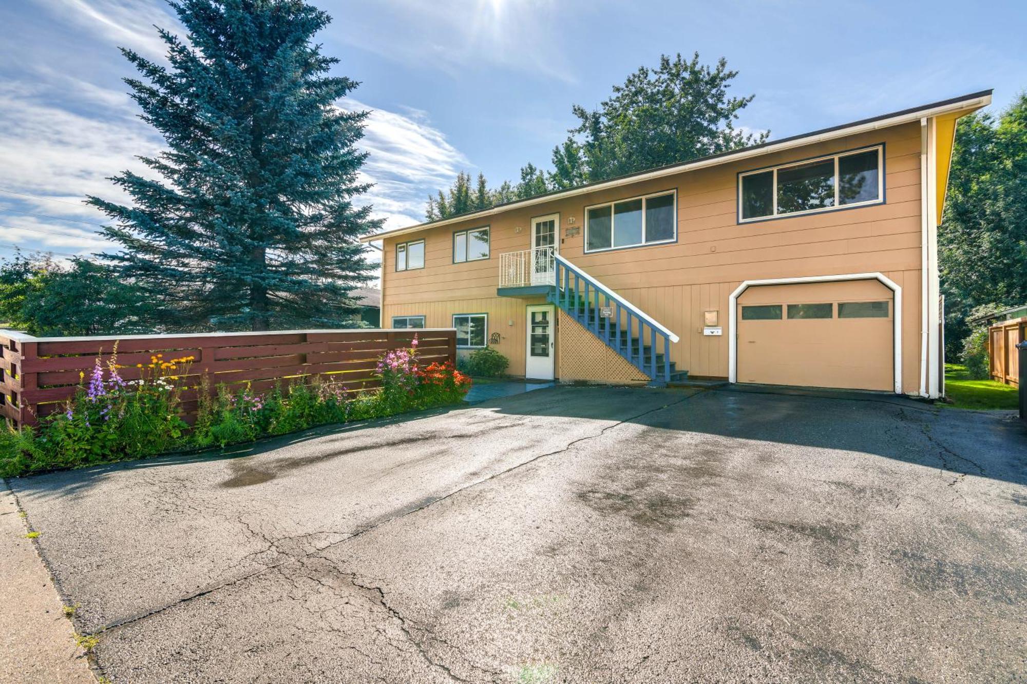 Cozy Less Than 4 Miles To Downtown Anchorage!